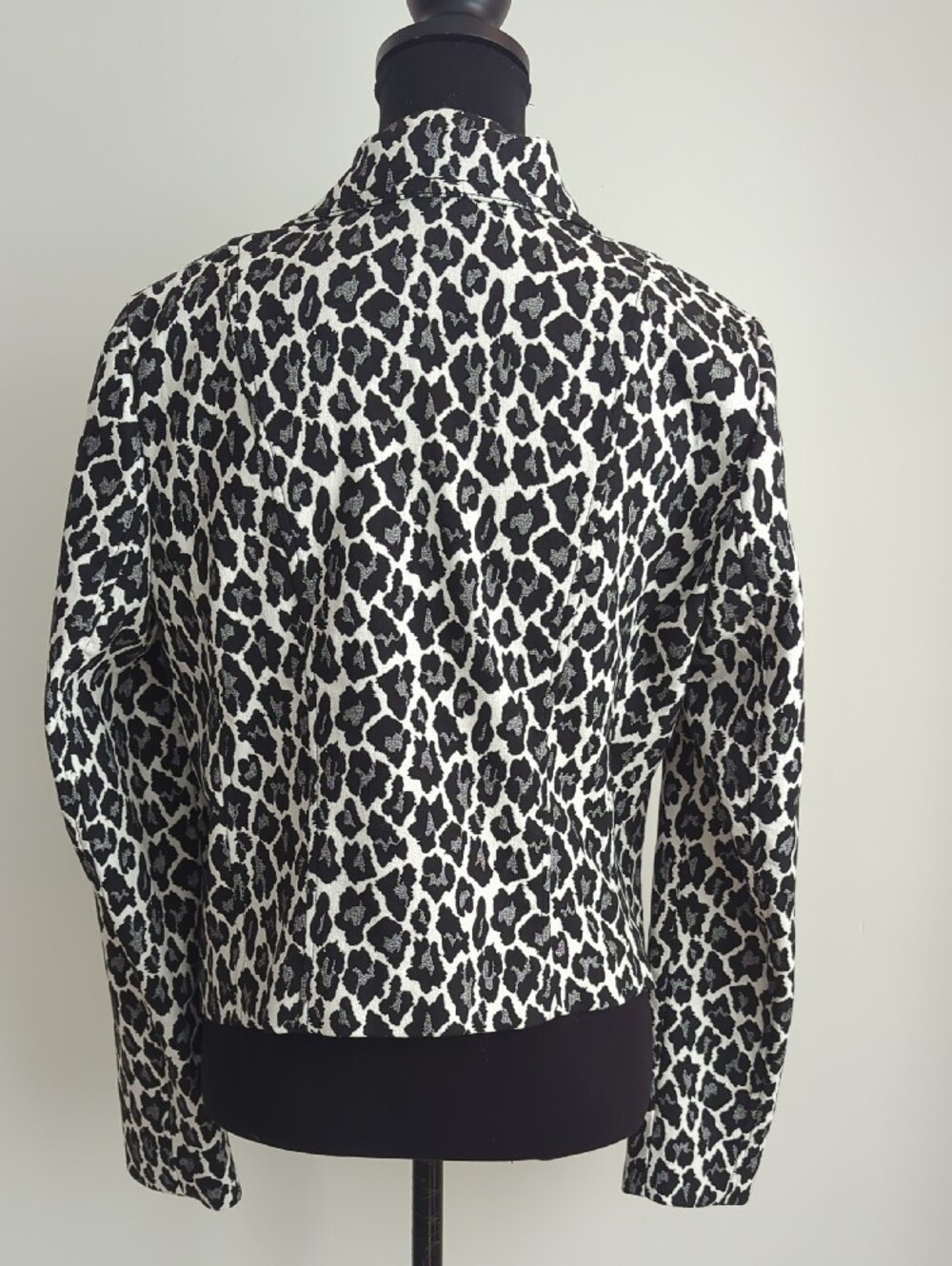 NWT White House Black Market Black & White Leopard Print Moto Jacket - SIZE 10 - Picture 7 of 10
